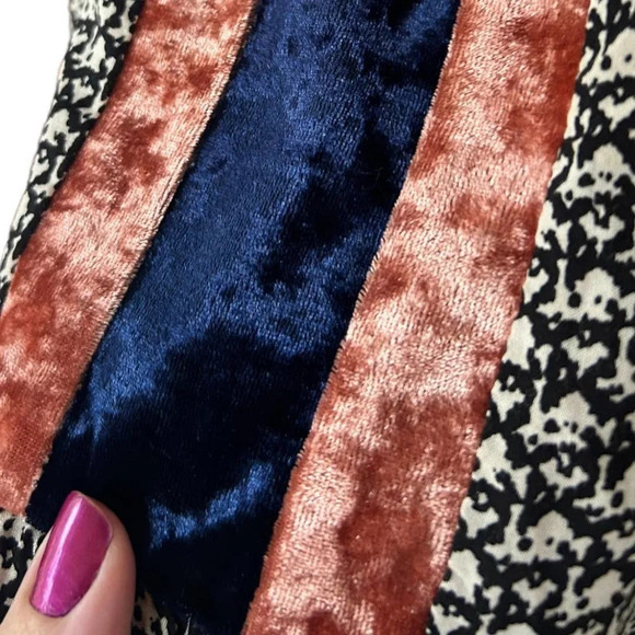 THML Women's Ruffled Velour Stripes Blouse Size Small - Picture 3 of 7